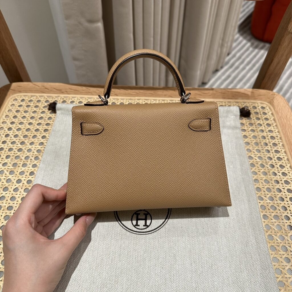 Back view of mastercrafted Hermès Mini Kelly II 19cm Epsom Chai replica
